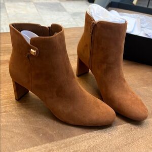 AlFANI Elegant Tan Ankle Boots Sz 9.5M